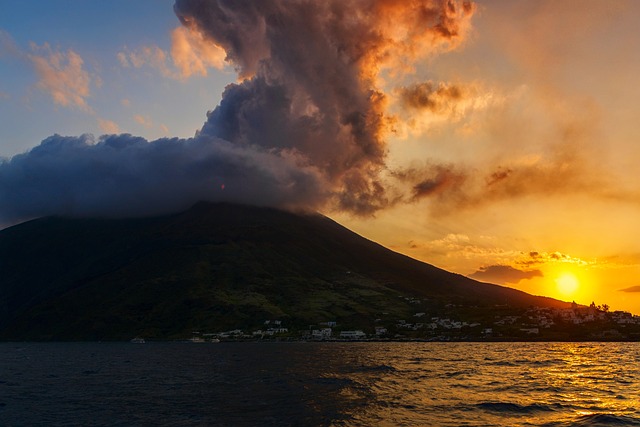 stromboli isole eolie stromboli eolie sicilia